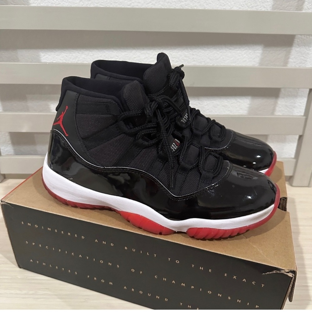 Air Jordan XI Bred Size 10.5 ( 2019 ver. ) DS